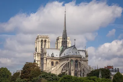Paris : une lettre signalant un danger terroriste saisie à Notre-Dame, enquête en cours