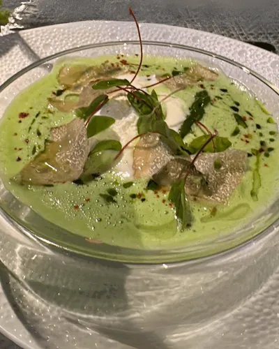 Œuf parfait avec espuma d’asperges d’Alsace vertes