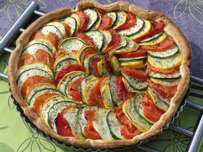 Tarte courgettes bicolores, tomates