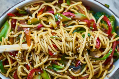 Nouilles sautées aux légumes (Chow Mein)