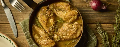 Poulet confit au miel et au romarin