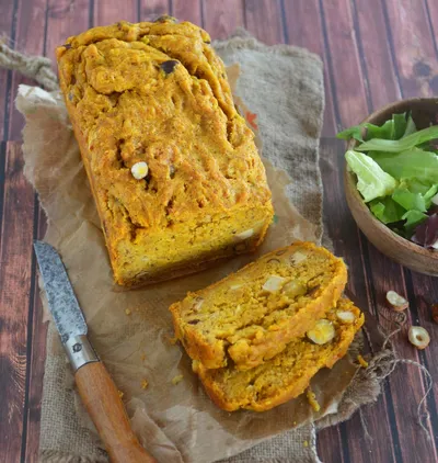 Cake potiron-lard-noisettes