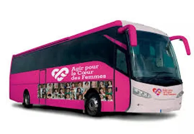 Le Bus du Cœur des Femmes est à Cannes