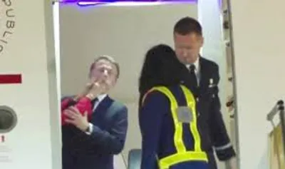 Couple Macron : les coulisses de la scène filmée à la descente d’avion