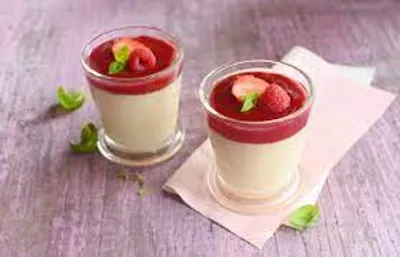 Panna cotta aux fruits rouges légère et sans lactose