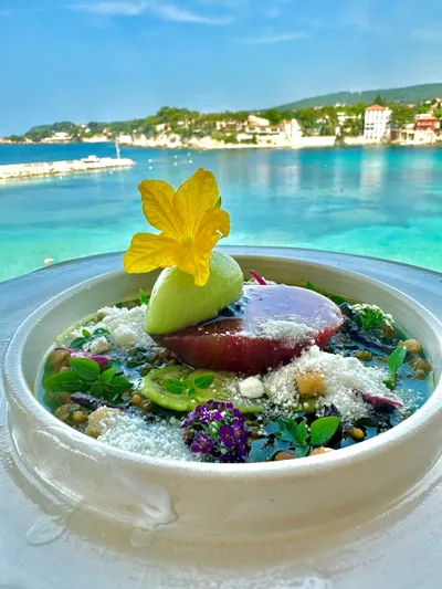 Tomate & Mozzarella Bandolaise par le chef Martin Féragus