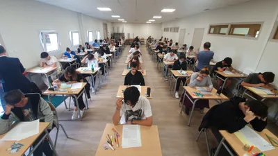 Plus de 3 000 Euréliens devant les copies de philosophie