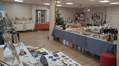 🔊Des produits locaux au pied du sapin à Orgères