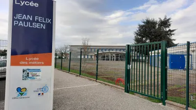 Débrayage du personnel au lycée Paulsen de Châteaudun