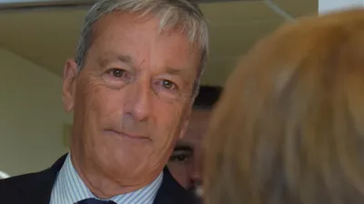 Droit à mourir : Philippe Vigier défend un projet de loi...