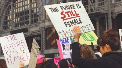 🔊 Le 13 octobre, les femmes sont appelées à « être à l'arrêt »