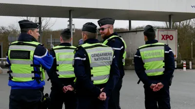 12 morts : La préfecture durcit le ton avant le pont.