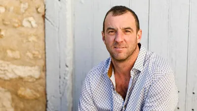 Footballeur et céréalier, Clément participe à l'Amour est dans le Pré