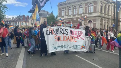 CHARTRES - Plus de 1100 personnes à la première marche des fiertés...