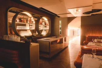 Maison Papillon: Dinner, Drinks und Dance im Stil der Siebziger