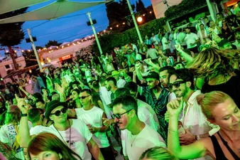 IBIZA: MANUMISSION RESUCITA EL ESPÍRITU LIBRE DE LA ISLA