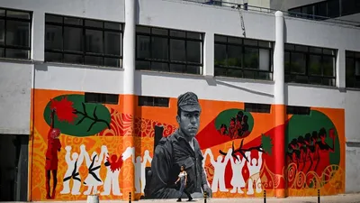 50 ans de la Révolution des Œillets : ces chants qui ont réduit la...