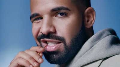 Drake crée une énorme surprise : non pas 1 mais 3 album ce 15 mai 