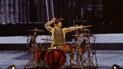 Un nouvel extrait du concert événement de "Twenty One Pilots : More...