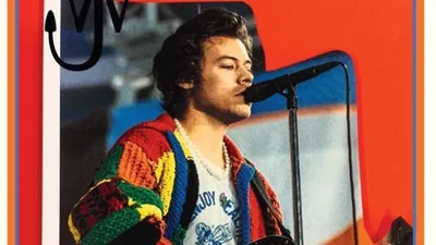 Harry Styles se met au disco dans son nouvel album « Kiss All The...