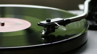 Les ventes de vinyles continuent d’augmenter et atteignent des...