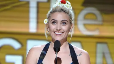 Dans son nouvel album, Paris Jackson, la fille de Michael choisit...