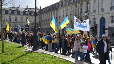 Quatre ans après l'invasion russe en Ukraine, une manifestation...