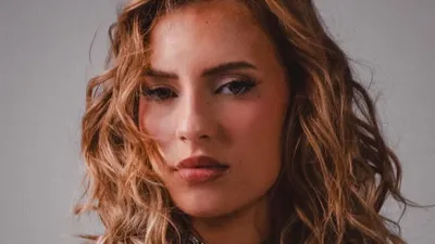 Léa Doffey s’associe à Vitaa pour sortir son nouveau single...