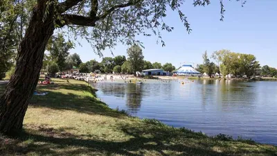 Bègles Plage : la surveillance quotidienne de la baignade avancée à...