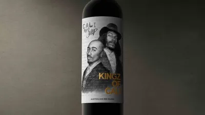 Snoop Dogg rend hommage à 2Pac avec une bouteille de vin