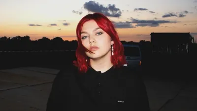 Louane dévoile le moodboard de son nouvel album « Watch out »
