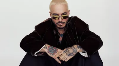 J Balvin fait vibrer le Brésil avec un grand voyage dans sa carrière