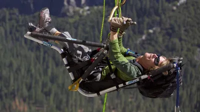 Atteint d’une paralysie cérébrale, il gravit l’une des parois les...