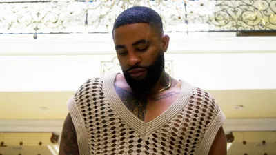 "Glass House" : découvrez le nouveau clip d'Elijah Blake