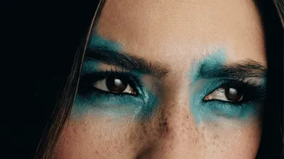 Ema dévoile « Pourquoi tu m'aimes ? », son premier single depuis la...