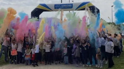 Des couleurs pour lutter contre le harcèlement à la marche colorée...