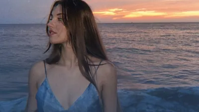 Avril Del Mar ensoleille Latina avec "Bayahibe"