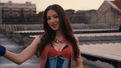 Lénie sort un single pour danser tout l’été