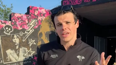 Au Bludfest, Yungblud aide les festivaliers à se faire des amis