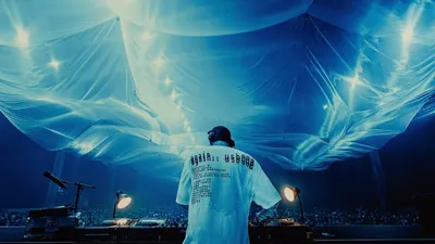 Fred again : un documentaire sur sa tournée USB002