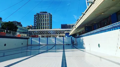 L'Heure du bain : l'électro transforme une piscine en dancefloor