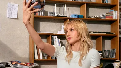 Angèle voit grand : sa tournée Instinct Tour passera par Paris,...