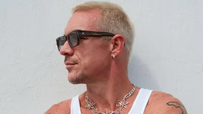 Diplo fait monter la température dans un sauna 
