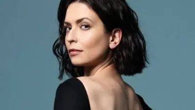 Lucie Bernardoni quitte la pièce dans laquelle elle jouait après...
