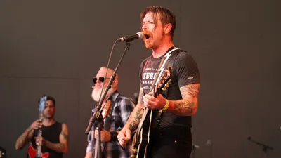 Eagles Of Death Metal en France pour l’anniversaire de “Death By Sexy”