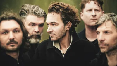 Editors annonce son nouvel album "Surface, Echo & Sound" avec "The...