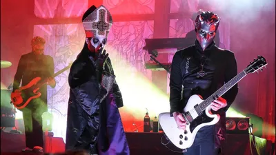 Guitares et guitaristes de légende : la Hagstrom Fantomen de Ghost
