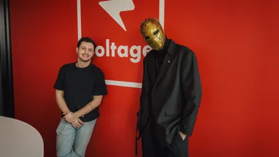 Mr Tout Le Monde dévoile son album  "Mirage" dans le Warm Up