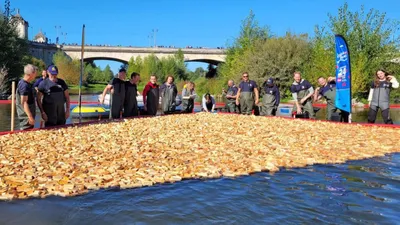 La Captain Race envahit le canal d’Orléans, avec sa tombola géante !