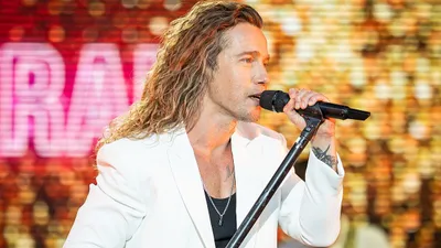 Julien Doré en larmes pour la fin de sa tournée